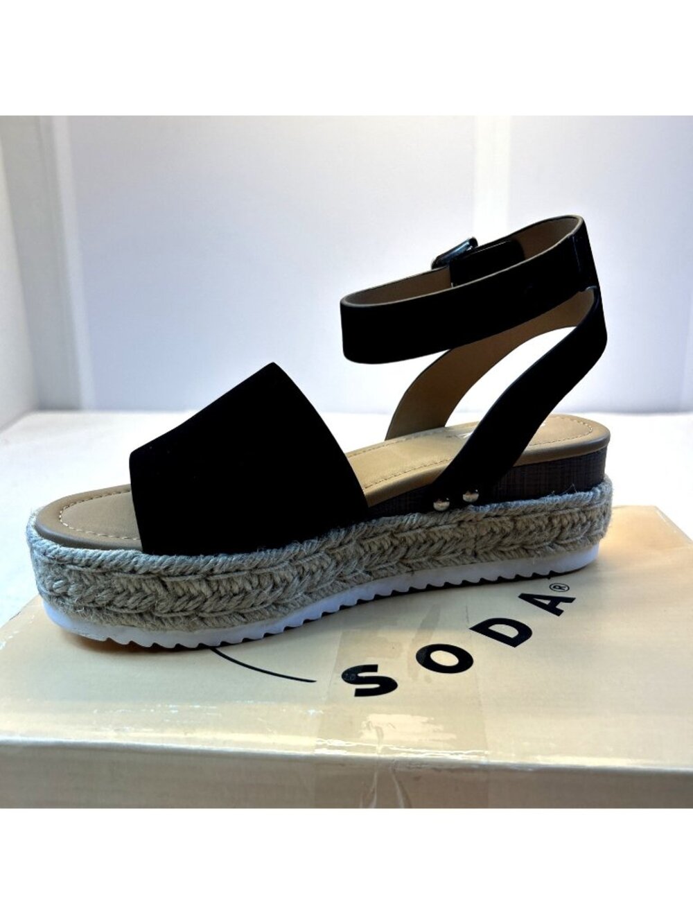 Soda Wedge Sandals Topic Open Toe Ankle Strap Raffia Edge Black Women SZ 7 NEW